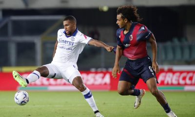 Hellas Verona's Isak Hien (L) Bologna's Joshua Zirkzee