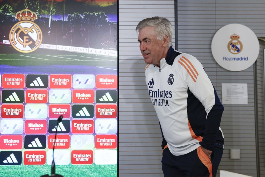 epa11865433 Real Madrid head coach Carlo Ancelotti arrives for a press conference at Valdebebas Sports Complex in Madrid, Spain, 31 January 2025. Real Madrid will face Espanyol on 01 February in LaLiga. EPA/CHEMA MOYA