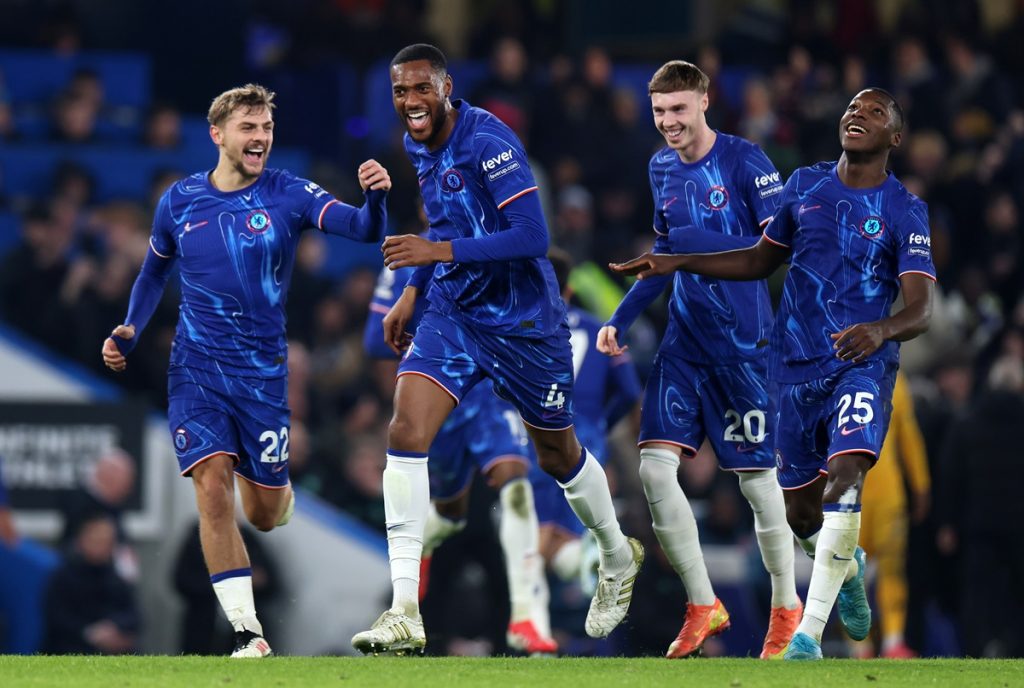 epa11840336 Chelsea’s Tosin Adarabioyo (2-L) celebrates with teammates after scoring the 1-0 goal during the English Premier League match between Chelsea FC and Wolverhampton Wanderers in London, Britain, 20 January 2025. EPA/ANDY RAIN EDITORIAL USE ONLY. No use with unauthorized audio, video, data, fixture lists, club/league logos, 'live' services or NFTs.