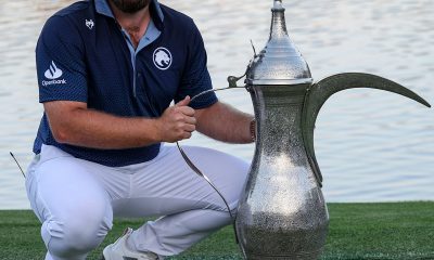 epa11836381 Tyrrell Hatton of England poses with the trophy after winning the final round of the Hero Dubai Desert Classic 2025 Golf tournament in Dubai, United Arab Emirates, 19 January 2025.