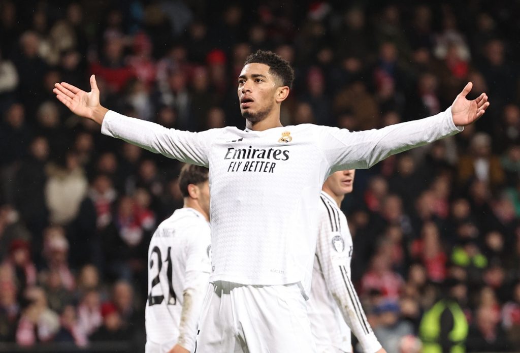 epa11862218 Jude Bellingham of Real Madrid celebrates after scoring the 0-2 goal during the UEFA Champions League soccer match between Stade Brestois 29 and Real Madrid, in Guingamp, France, 29 January 2025. EPA/CHRISTOPHE PETIT TESSON