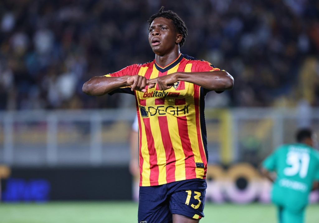 epa11618222 US Lecce's Patrick Dorgu celebrates after scoring the 1-0 goal during the Italian Serie A soccer match between US Lecce and Parma Calcio, in Lecce, Italy, 21 September 2024. EPA/ABBONDANZA SCURO LEZZI