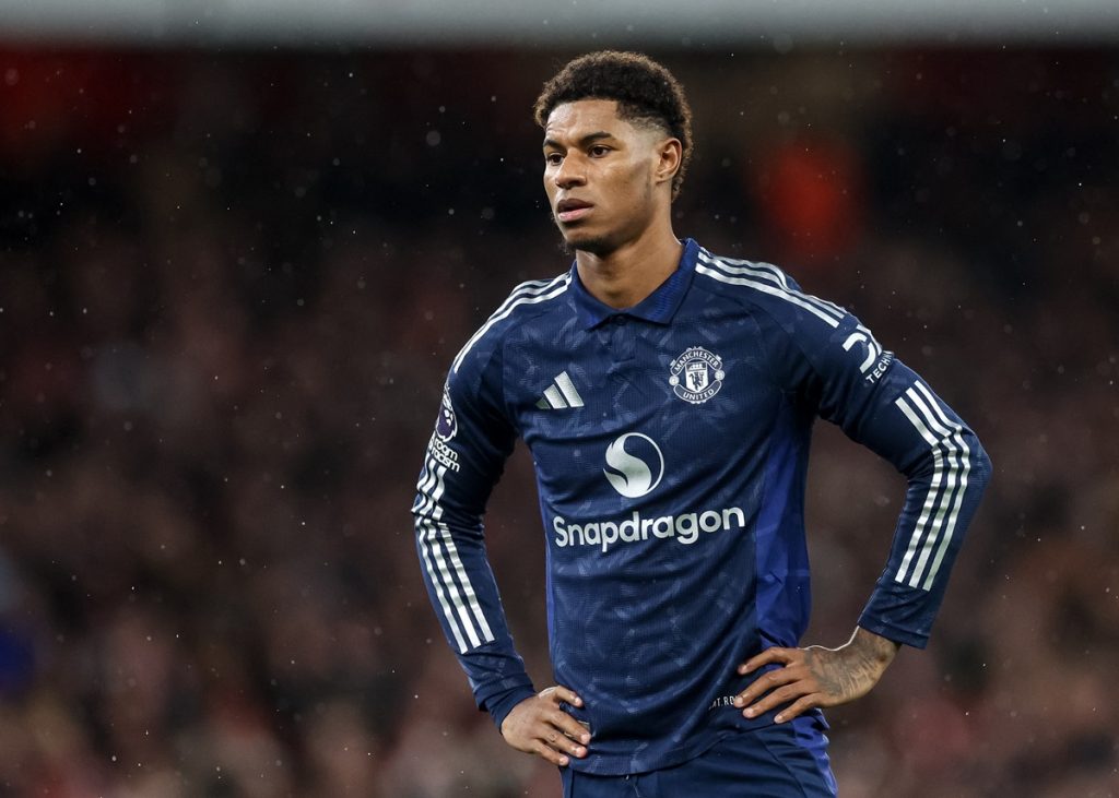 epa11757734 Marcus Rashford of Manchester United looks on during the English Premier League soccer match between Arsenal FC and Manchester United, in London, Britain, 04 December 2024. EPA/NEIL HALL EDITORIAL USE ONLY. No use with unauthorized audio, video, data, fixture lists, club/league logos, 'live' services or NFTs. Online in-match use limited to 120 images, no video emulation. No use in betting, games or single club/league/player publications.