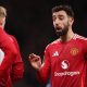 epa11848385 Bruno Fernandes of Manchester United (R) speaks to his teammates during the UEFA Europa League soccer match between Manchester United and Rangers FC, in Manchester, Britain, 23 January 2025. EPA/ADAM VAUGHAN