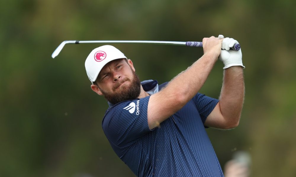 epa11835839 Tyrrell Hatton of England in action during the final round of the Hero Dubai Desert Classic 2025 Golf tournament in Dubai, United Arab Emirates, 19 January 2025.