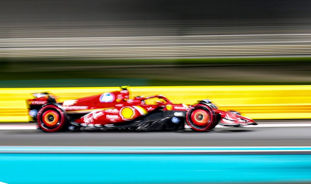 epa11762250 Scuderia Ferrari driver Carlos Sainz Jr. of Spain in action during the Qualifying for the Formula One Abu Dhabi Grand Prix, in Abu Dhabi, United Arab Emirates, 07 December 2024. The 2024 Formula One Abu Dhabi Grand Prix is held on the Yas Marina Circuit racetrack on 08 December. EPA/ALI HAIDER