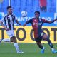 epa11630694 Genoa's Honest Ahanor and Juventus' Nico Gonzales (L) in action during the Italian Serie A soccer match Genoa CFC vs Juventus FC at Luigi Ferraris stadium in Genoa, Italy, 28 September 2024. EPA/LUCA ZENNARO