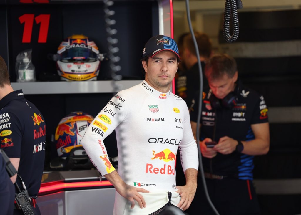 epa11760069 Red Bull Racing driver Sergio Perez of Mexico prepares for a practice session for the Formula One Abu Dhabi Grand Prix, in Abu Dhabi, United Arab Emirates, 06 December 2024. The 2024 Formula One Abu Dhabi Grand Prix is held on the Yas Marina Circuit racetrack on 08 December. EPA/ALI HAIDER