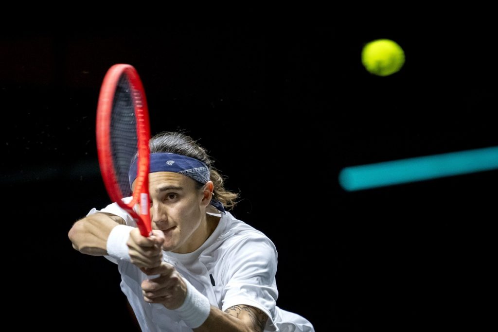 epa11880857 Mattia Bellucci of Italy in action during his quarter-finals match against Stefanos Tsitsipas of Greece at the Rotterdam Open tennis tournament in Rotterdam, Netherlands, 07 February 2025. EPA/Sander Koning