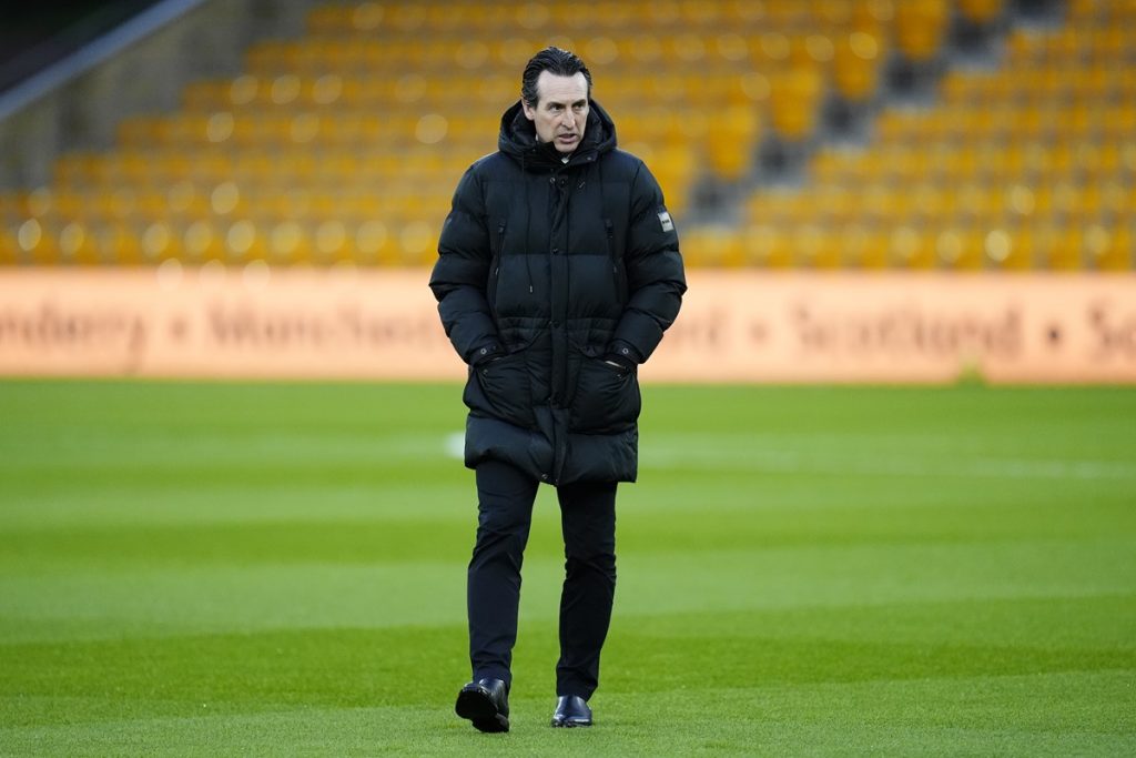 Aston Villa manager Unai Emery inspects the pitch ahead of the Premier League match at Molineux Stadium, Wolverhampton. Picture date: Saturday February 1, 2025.