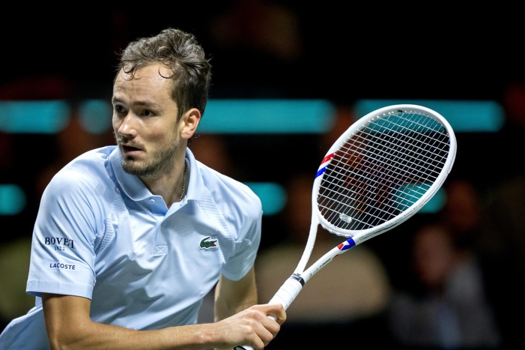 epa11877436 Daniil Medvedev of Russia in action during his first round match against Mattia Bellucci of Italy at the Rotterdam Open tennis tournament in Rotterdam, Netherlands, 05 February 2025. EPA/Sander Koning