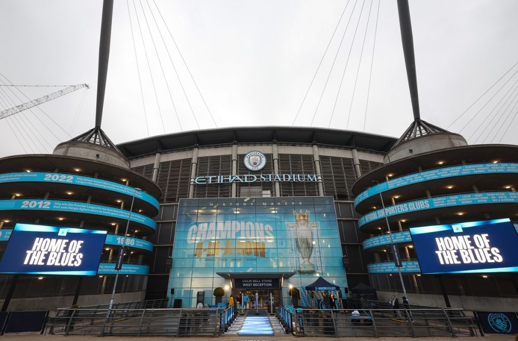 epa11888592 The Etihad stadium ahead of the UEFA Champions League knockout phase play-offs 1st leg soccer match between Manchester City and Real Madrid, in Manchester, Britain, 11 February 2025. EPA/ADAM VAUGHAN