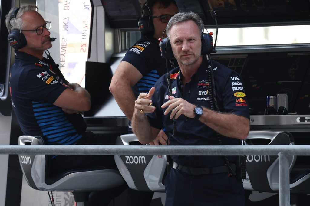 epa11762000 Red Bull Racing team principal Christian Horner look on at the pitwall during the third practice session for the Formula One Abu Dhabi Grand Prix, in Abu Dhabi, United Arab Emirates, 07 December 2024. The 2024 Formula One Abu Dhabi Grand Prix is held on the Yas Marina Circuit racetrack on 08 December. EPA/ALI HAIDER