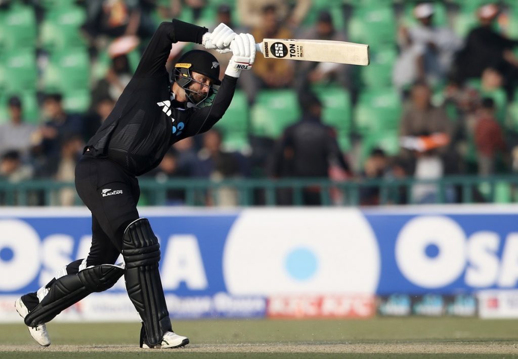 epa11886194 New Zealand's Devon Conway plays a shot during the second ODI cricket match against New Zealand in Lahore, Pakistan, 10 February 2025. EPA/RAHAT DAR