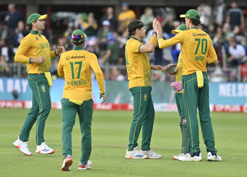 Protea players congratulate Gerald Coetzee of the Proteas on a wicket during the 2024 International T20 Series match between South Africa and India at the St George's Park in Gqeberha on the 10 November 2024 ©Deryck Foster/BackpagePix