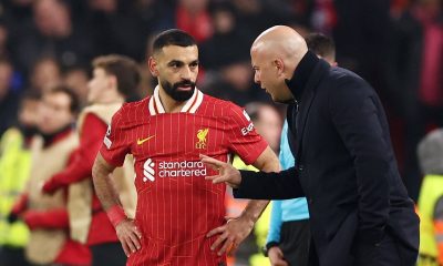 epa11843276 Liverpool manager Arne Slot (R) talks to his player Mohamed Salah during the UEFA Champions League league phase match between Liverpool FC and LOSC Lille, in Liverpool, Britain, 21 January 2025. EPA/ADAM VAUGHAN