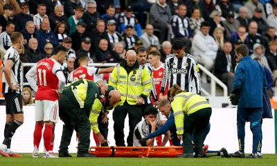 Newcastle United's Tino Livramento goes off injured during the Premier League match at St. James' Park, Newcastle upon Tyne. Picture date: Sunday September 28, 2025.