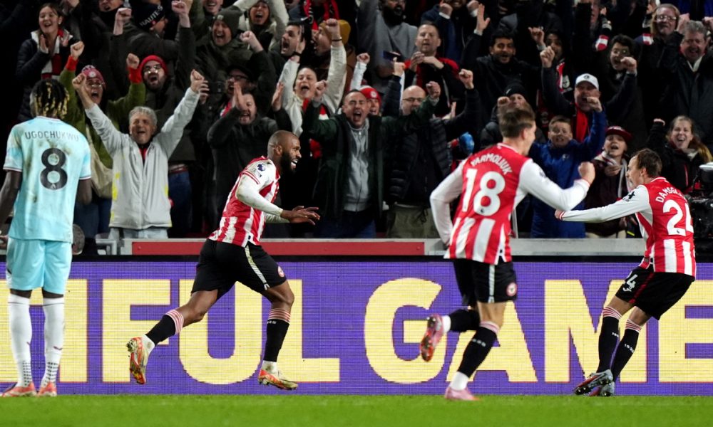Brentford Players Celebrate