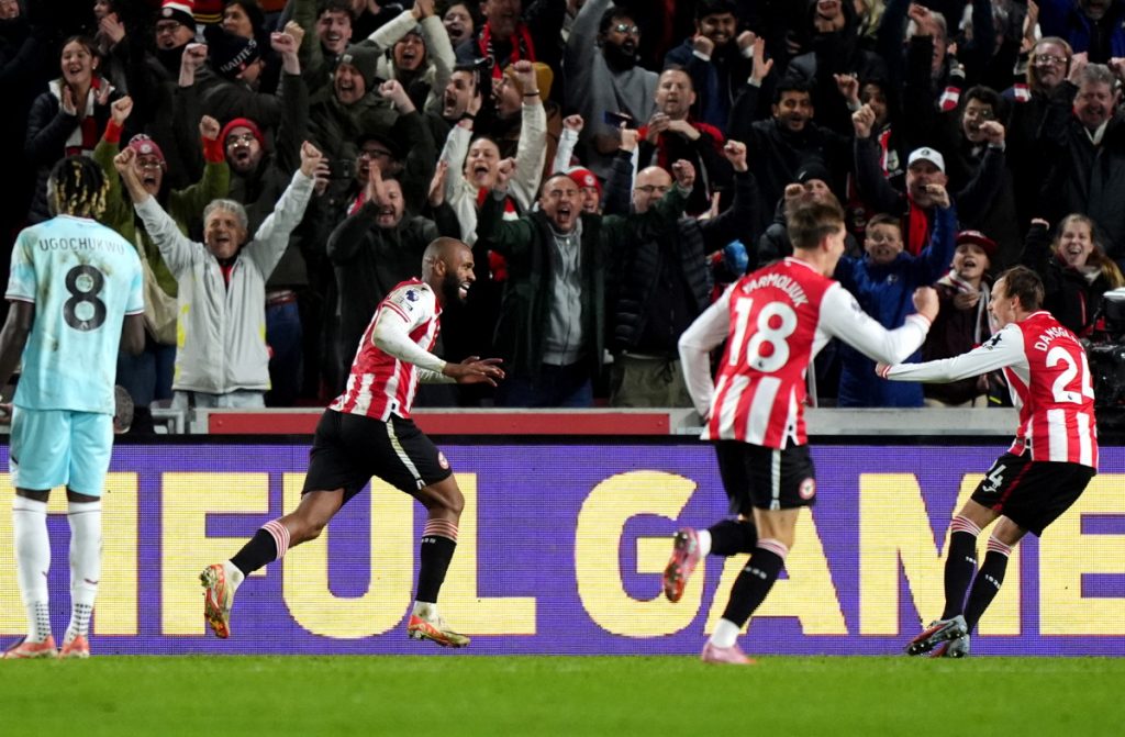 Brentford Players Celebrate